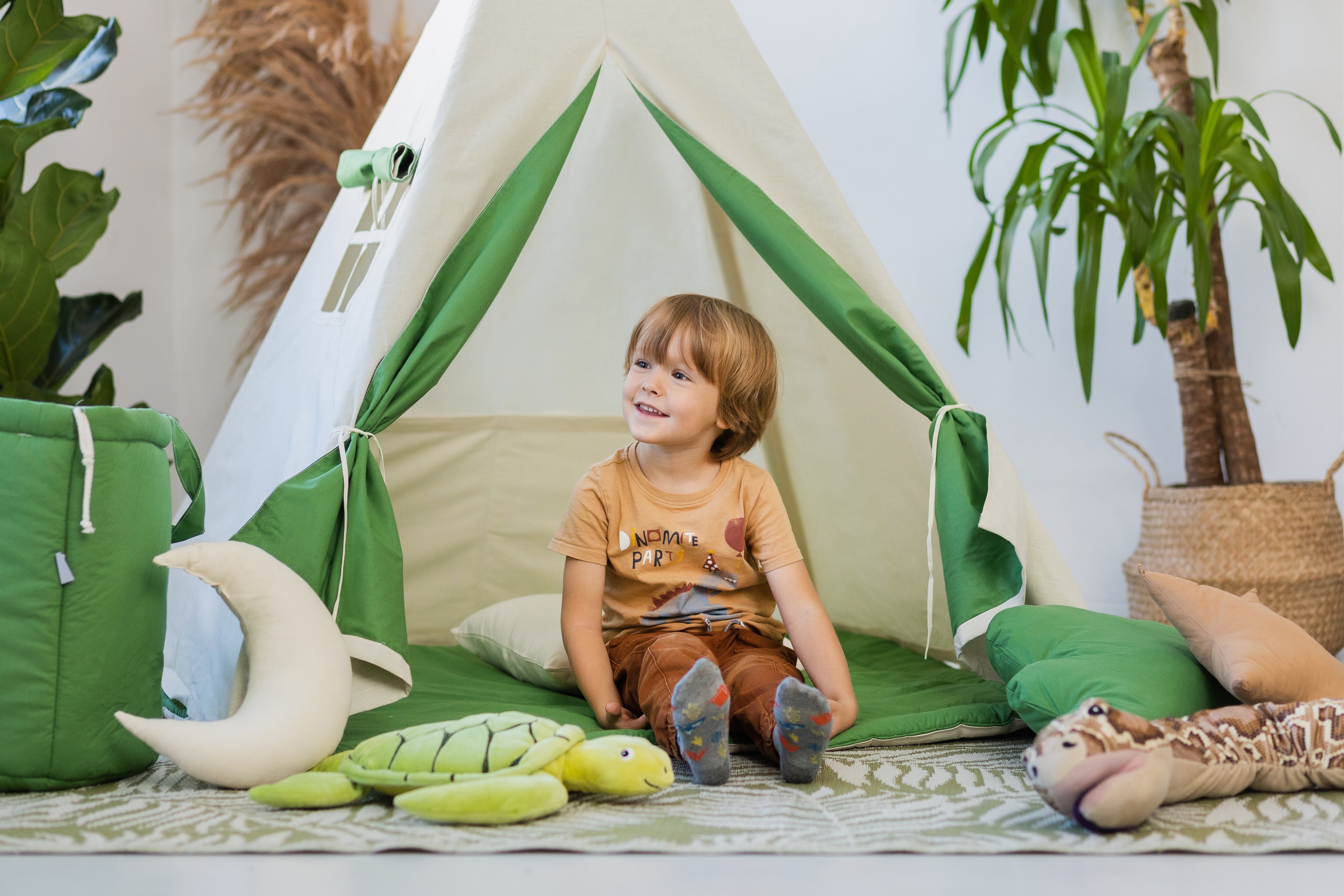 Kids Tipi Tent - Cream &amp; Green