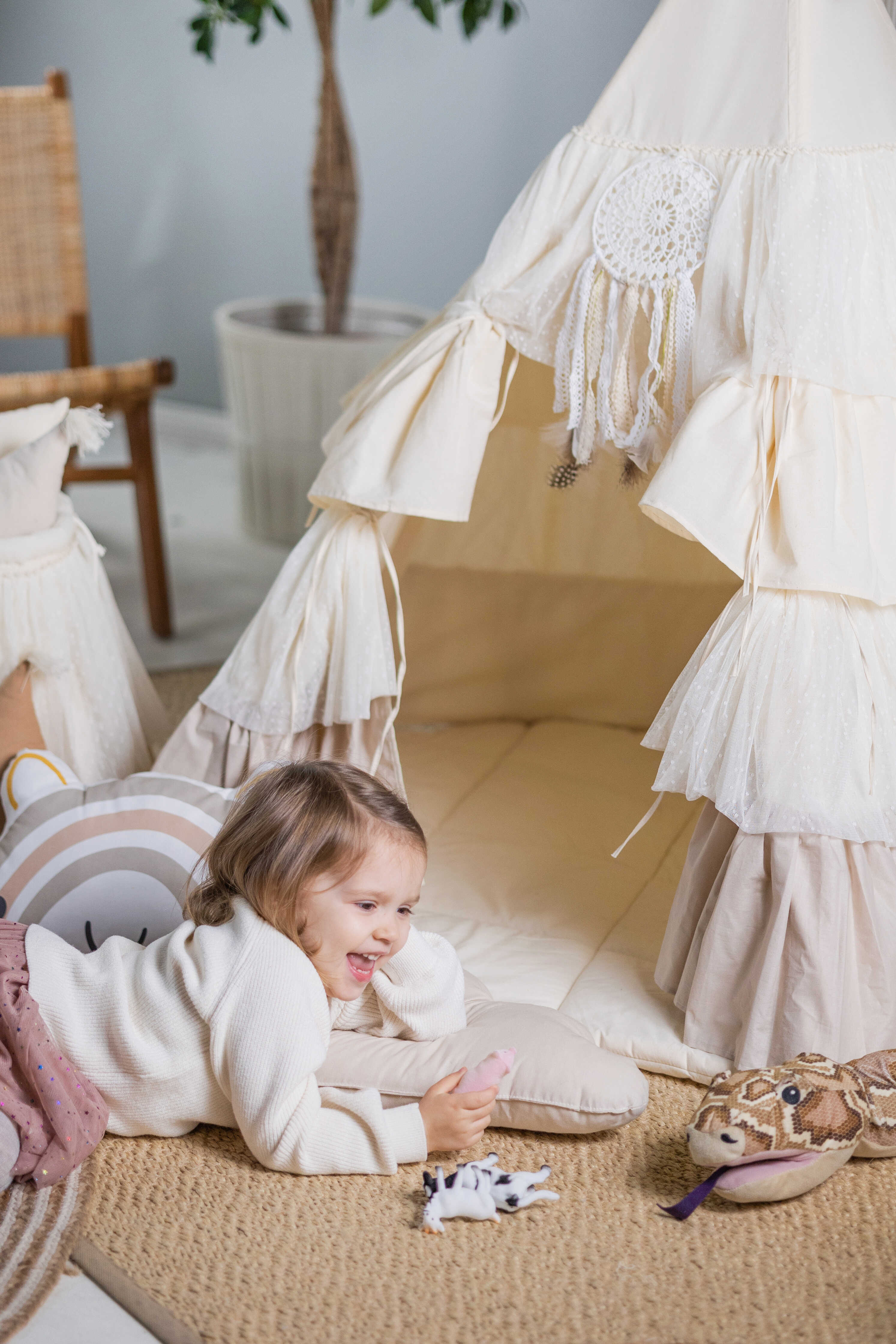 Tente Tipi pour enfants - Volants crémeux