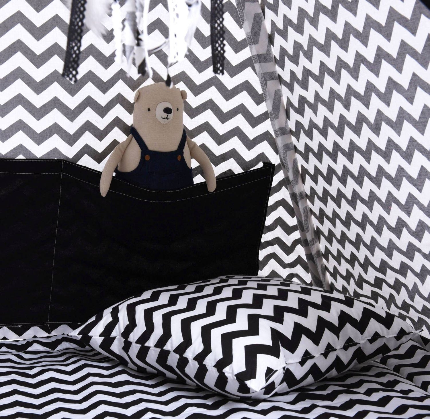 Kids Tipi Tent - Black &amp; White Zigzag